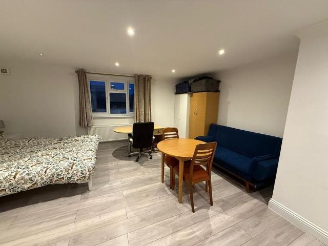 Studio for rent in Brunswick, Brighton & Hove