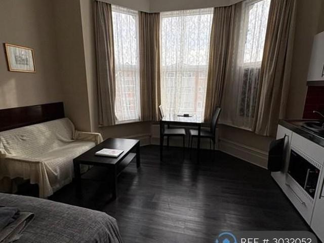Studio for rent in Hill, City Of Southampton