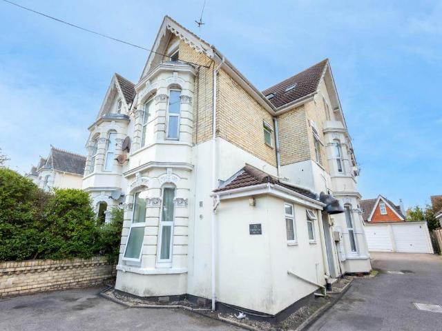 Flat for rent in Poole