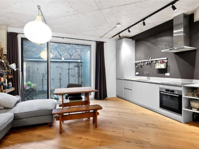 Flat for rent in East Wick, Greater London