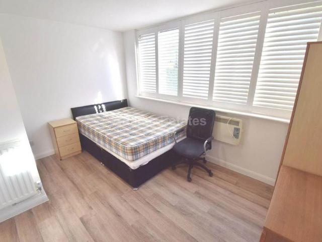 Studio for rent in Whitley, Reading