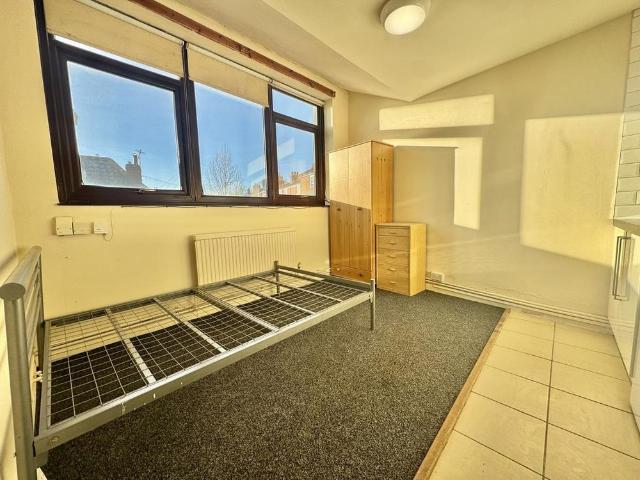 Studio for rent in New Catton, East Bank
