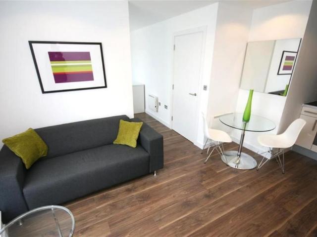 Studio for rent in Pendleton, Salford