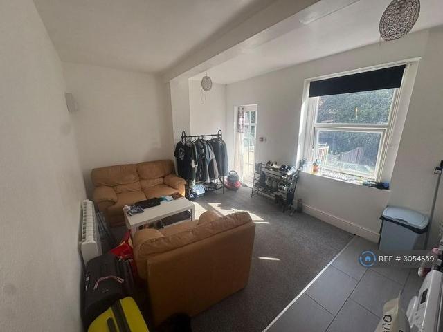 Studio for rent in Kings Barton, Gloucester
