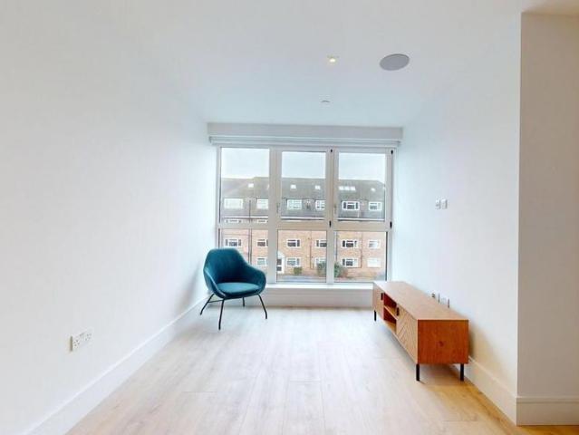 Studio for rent in London Borough of Merton, Greater London