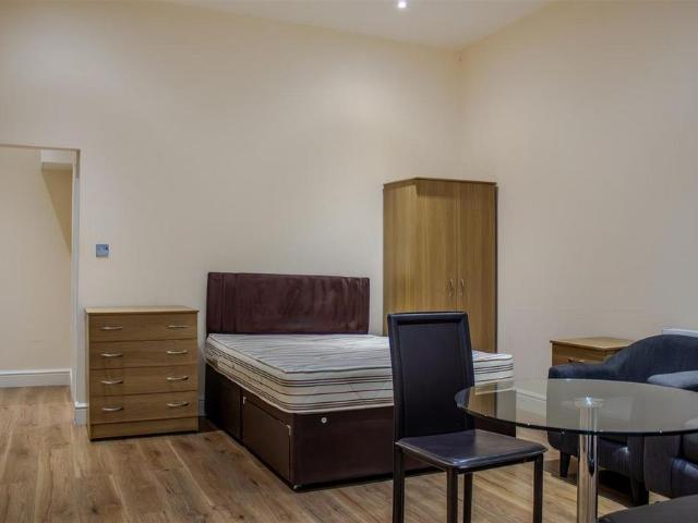 Studio for rent in Greenhill, Greater London