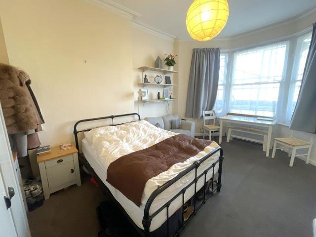 Studio for rent in Cottenham Park, Greater London