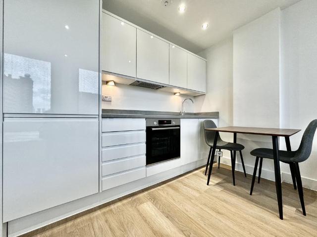 Flat for rent in Gorse Hill, Trafford Park