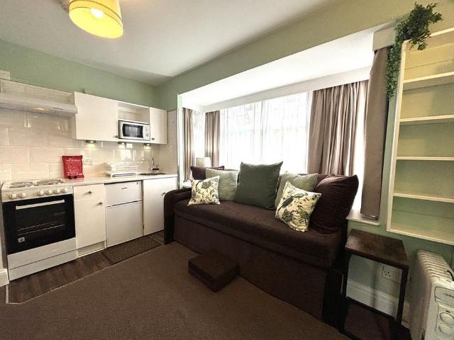 Studio for rent in Kings Norton, West Midlands