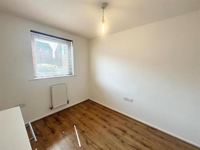 Studio for rent in Cornelly, Wales