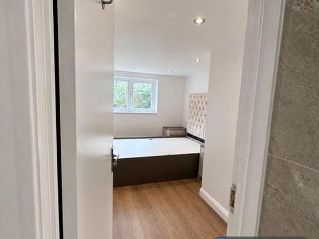 Flat for rent in London Borough of Hounslow, Greater London