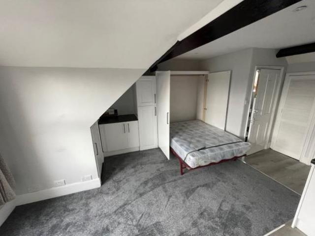 Studio for rent in Osney, The Slade
