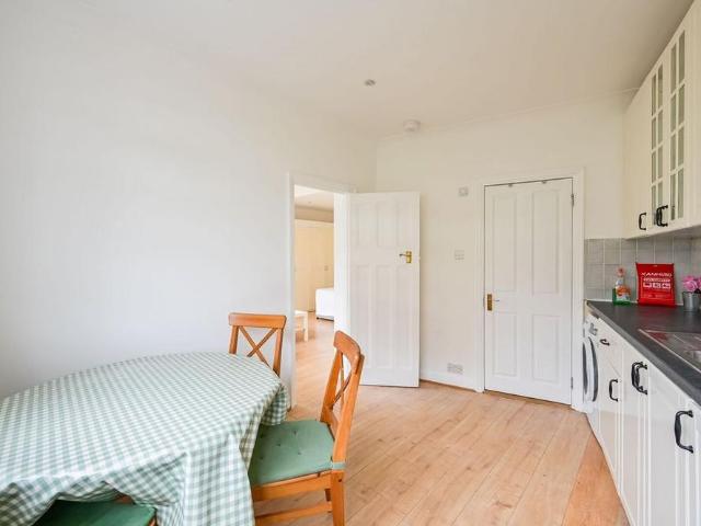 Studio for rent in Temple Fortune, Greater London