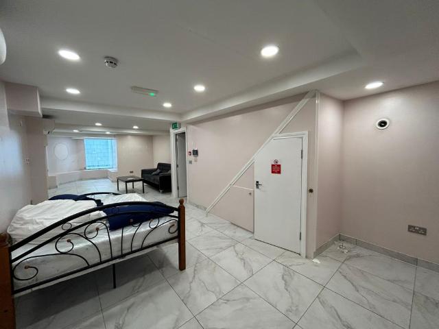 Flat for rent in London Borough of Hounslow, Greater London