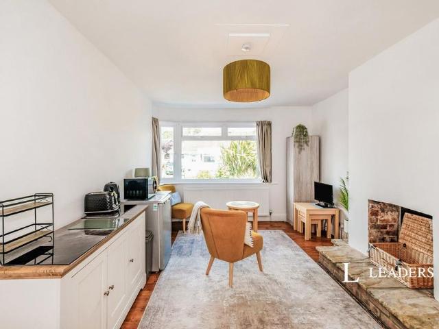 Studio for rent in Fishersgate, West Sussex