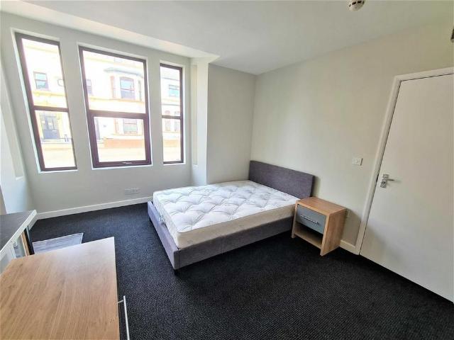 Studio for rent in West Midlands