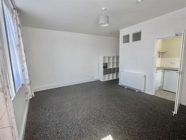 Studio for rent in South Cliff, Kepwick