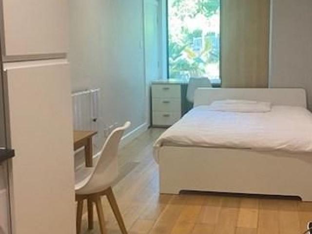 Studio for rent in Brunswick Park, Greater London