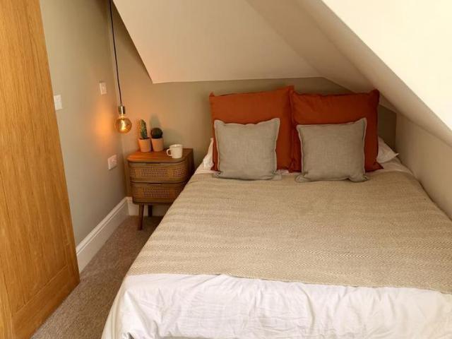 Studio for rent in Greenbank, Mount Wise