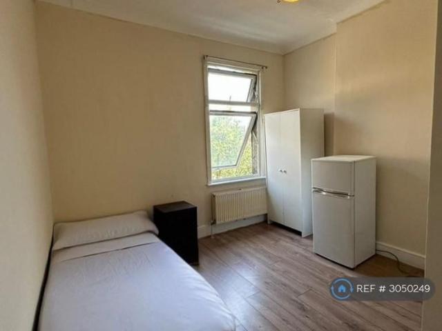 Studio for rent in Greenhill, Greater London