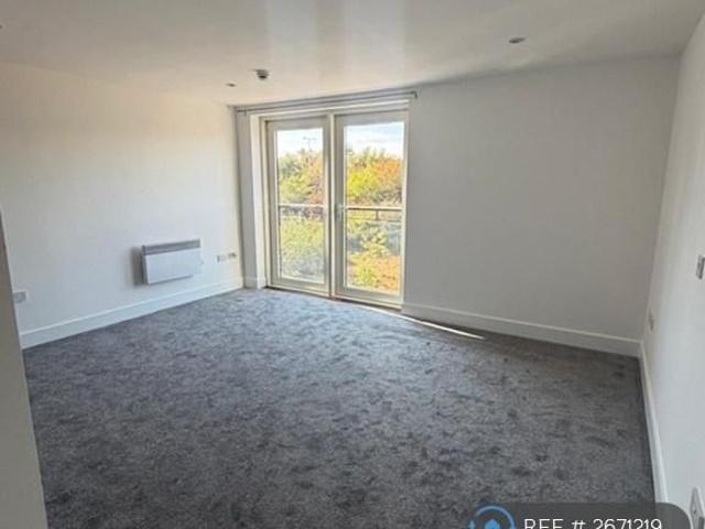 Studio for rent in Cardiff International Sports Village, Falcon Lodge