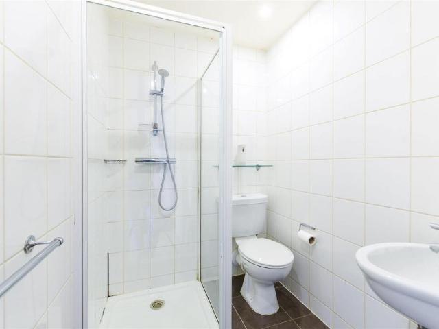 Flat for rent in Bede Island, Old Wharf
