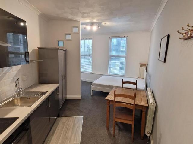 Flat for rent in St Helier, Greater London