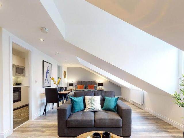 Studio for rent in Hyde Park, West Yorkshire