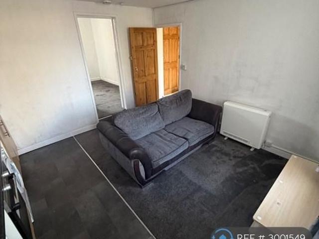 Studio for rent in Birkenhead, Wirral