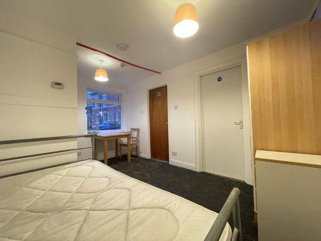 Studio for rent in Headingley Hill, Headingley