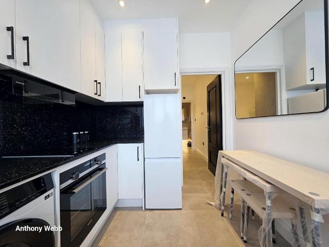 Flat for rent in Brunswick Park, Greater London