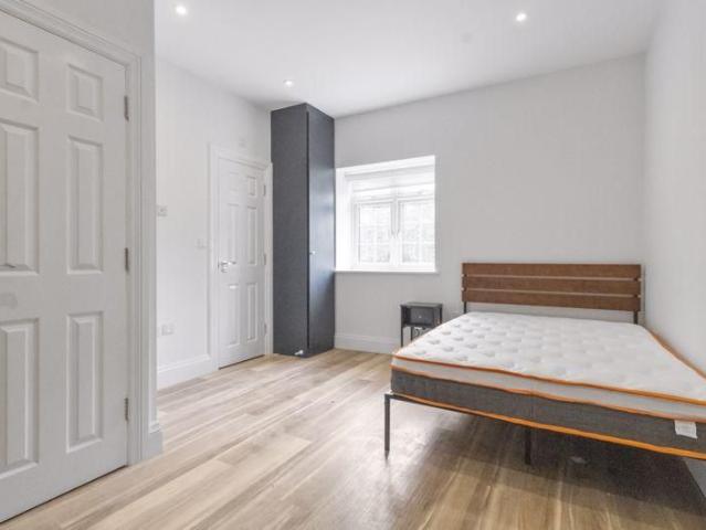 Studio for rent in Milton Keynes