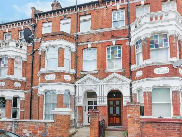 Studio for rent in London, Isle Of Man