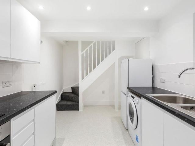 Studio for rent in North Watford, Hertfordshire