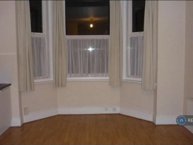 Studio for rent in The Polygon, City Of Southampton