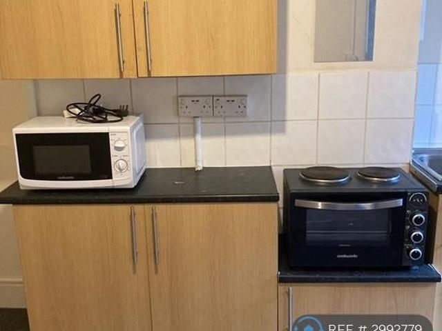 Studio for rent in Upperton, Eastbourne