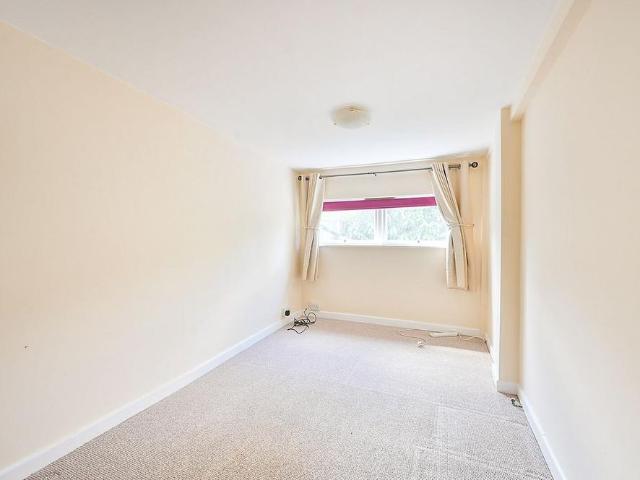 Studio for rent in Blackhills, Surrey