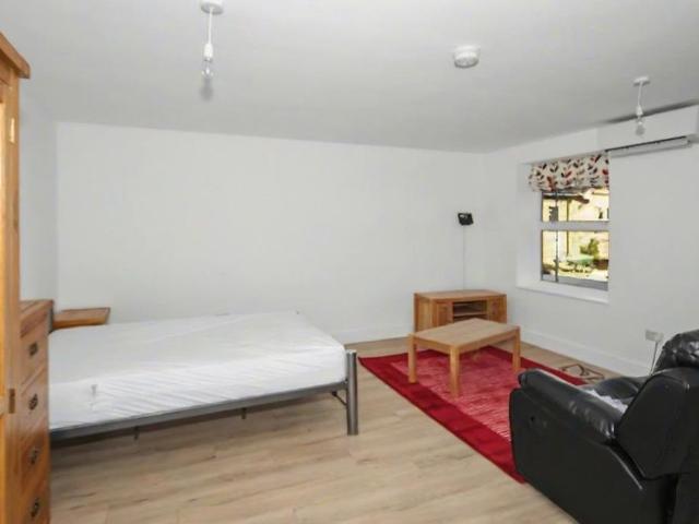 Studio for rent in Roman Town, Huntingdon