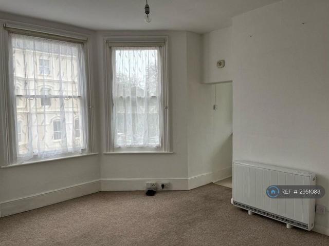 Studio for rent in Eastbourne, East Sussex