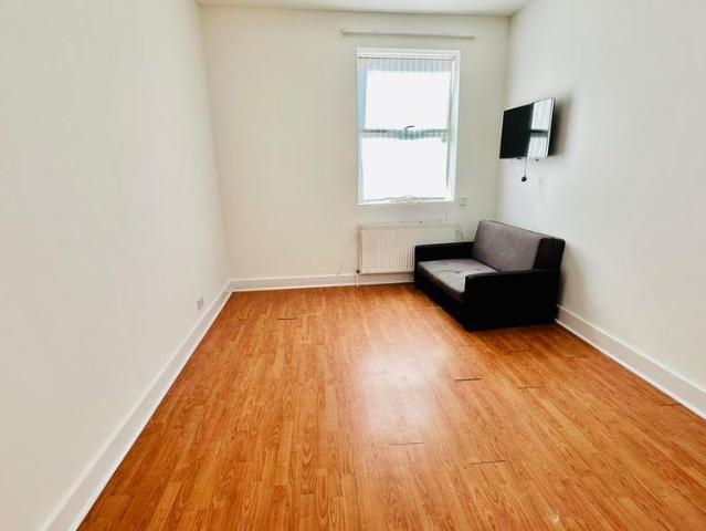 Studio for rent in Wanstead, Greater London