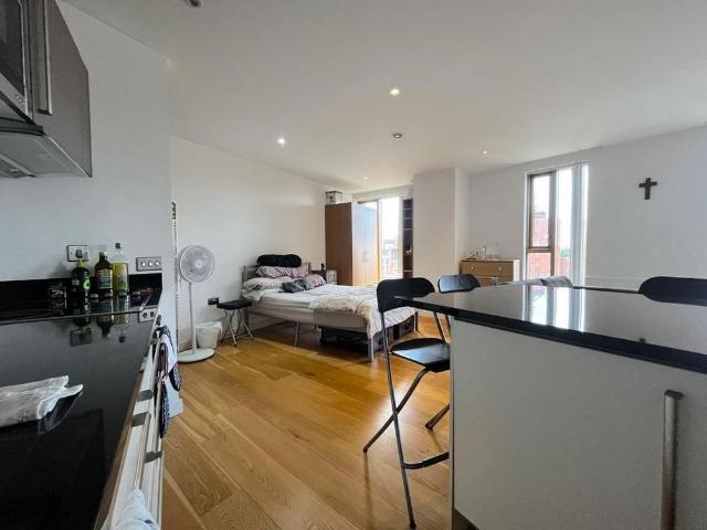 Studio for rent in Camp Field, Leeds