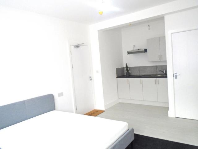 Flat for rent in London Borough of Hounslow, Greater London