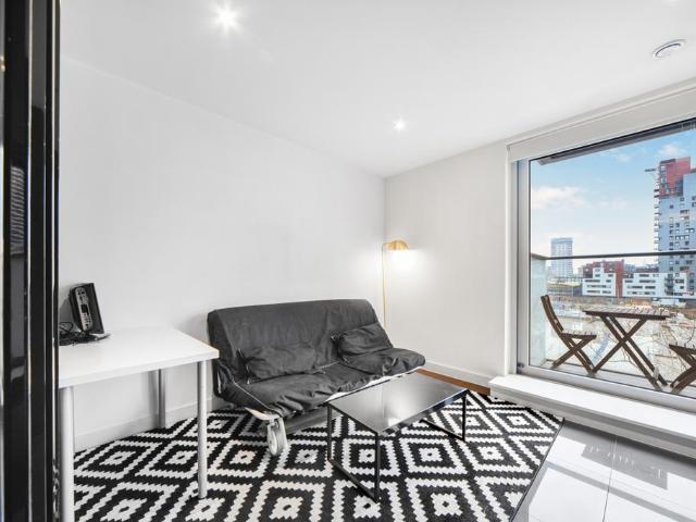 Flat for rent in Isle Of Dogs, Greater London