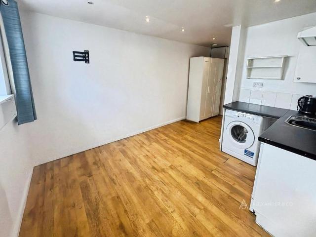 Studio for rent in Hemel Hempstead, Dacorum