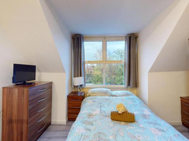 Flat for rent in Mapesbury, Greater London