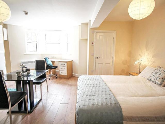 Studio for rent in Low Harrogate, Harrogate