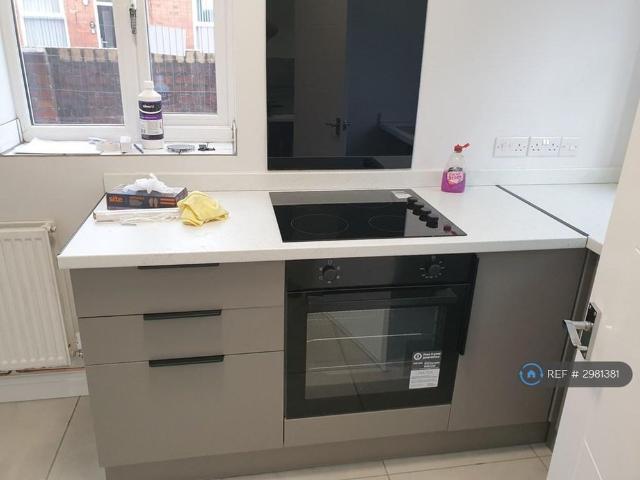 Studio for rent in Queensferry, Wales