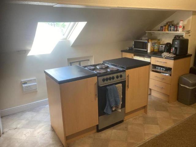 Studio for rent in Birkby, Huddersfield