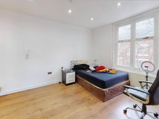 Studio for rent in Highfields, Old Wharf
