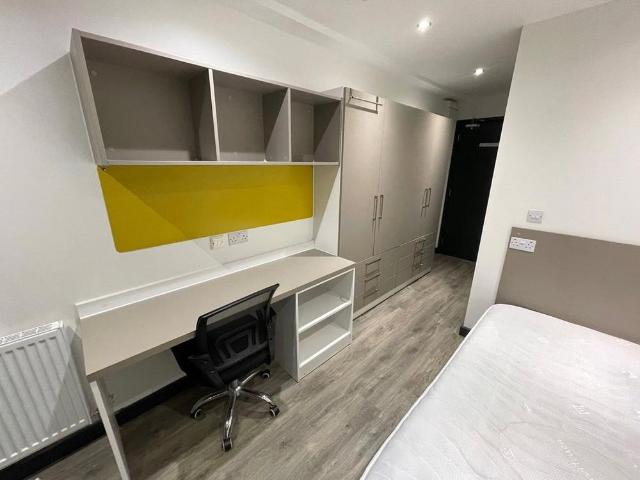 Studio for rent in Spring Park, Luton
